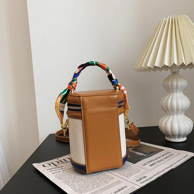 Cross-Body Eimertasche