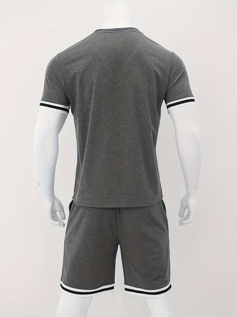 Thomas – atmungsaktives gestreiftes t-shirt und lässige shorts