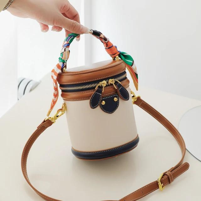 Cross-Body Eimertasche