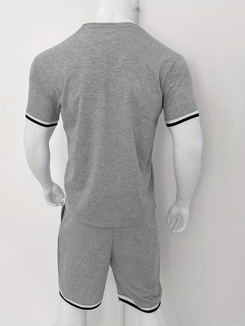 Thomas – atmungsaktives gestreiftes t-shirt und lässige shorts