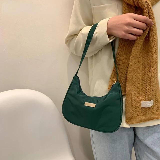 Nylon Crescent Messenger Umhängetasche