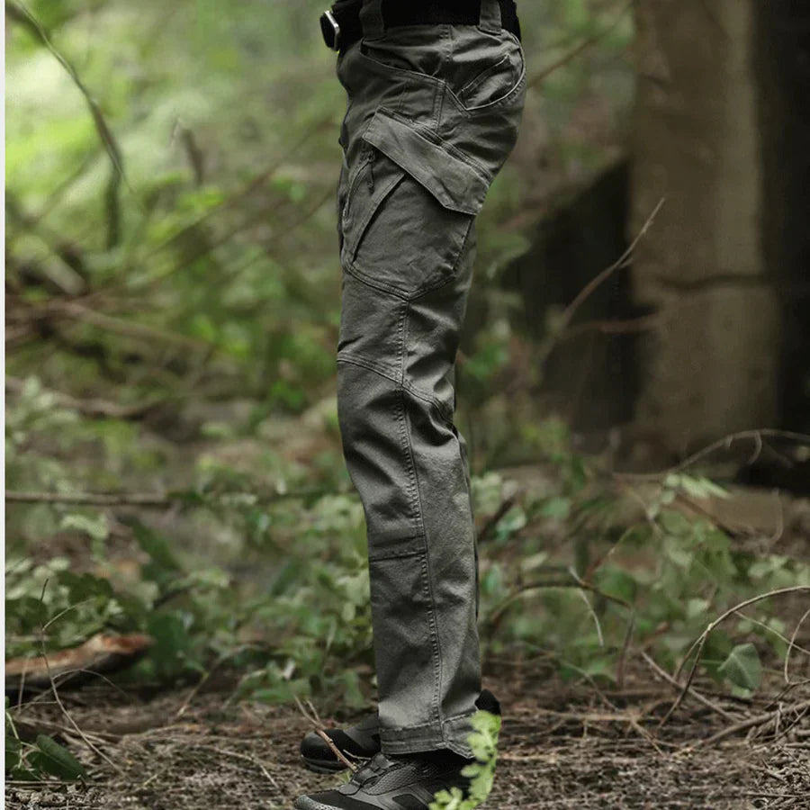 Stylische herren-cargohose für einen lässigen look