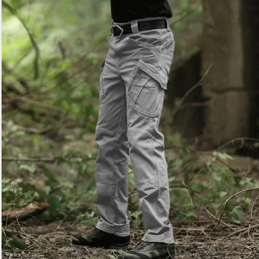 Stylische herren-cargohose für einen lässigen look