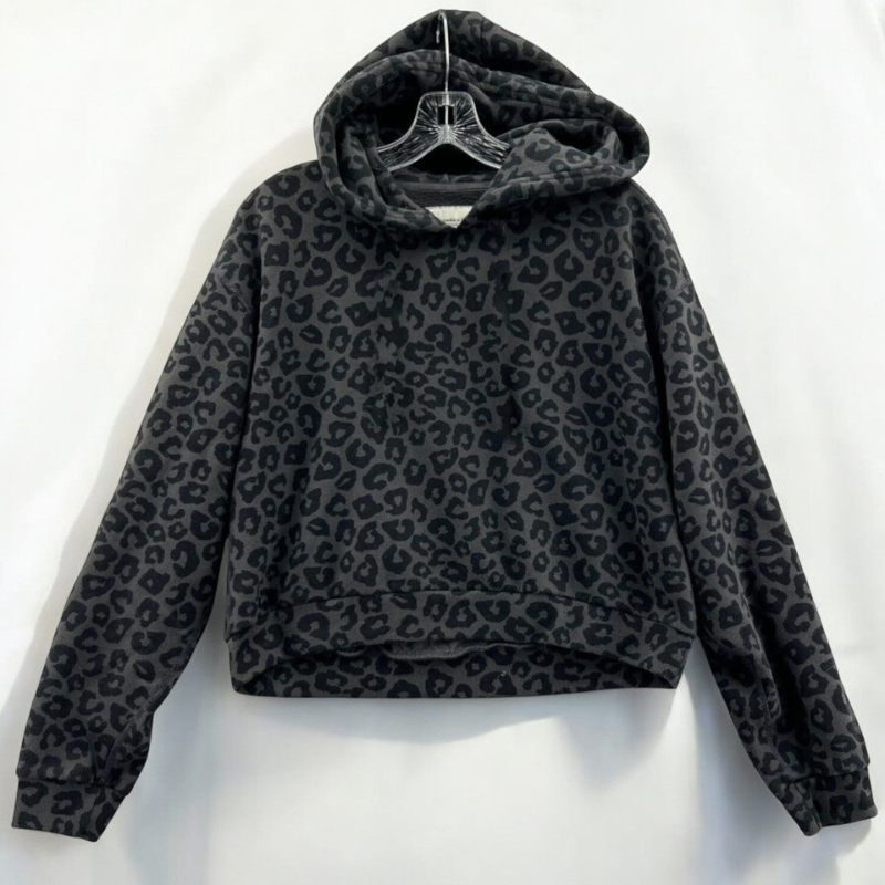 Herren-hoodie mit leopardenmuster - stilvoll und lässig für streetwear