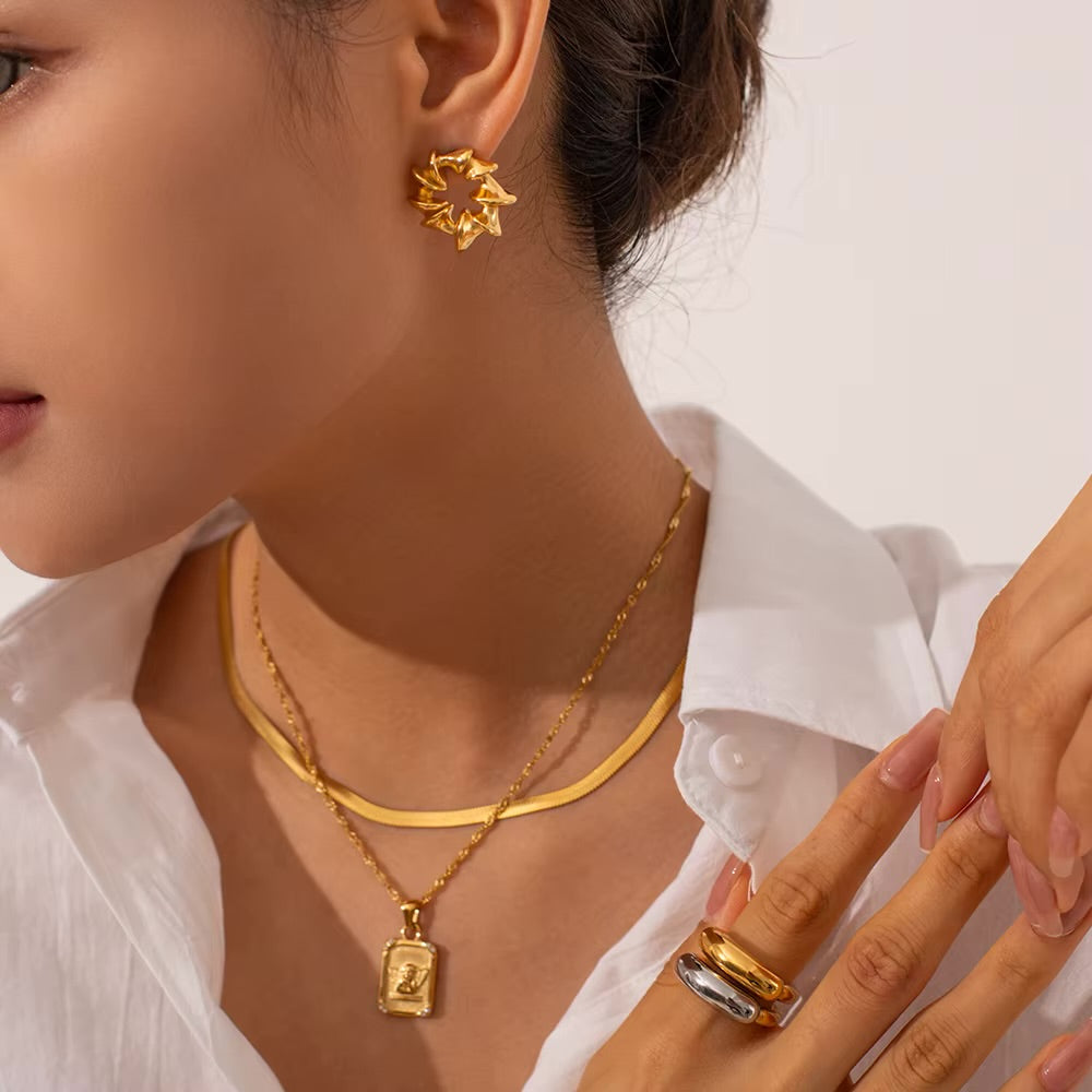 Vivora Ring