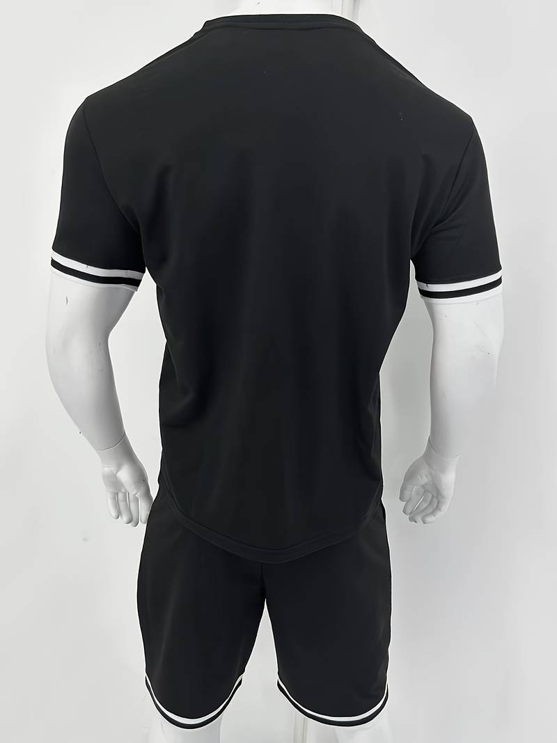 Thomas – atmungsaktives gestreiftes t-shirt und lässige shorts