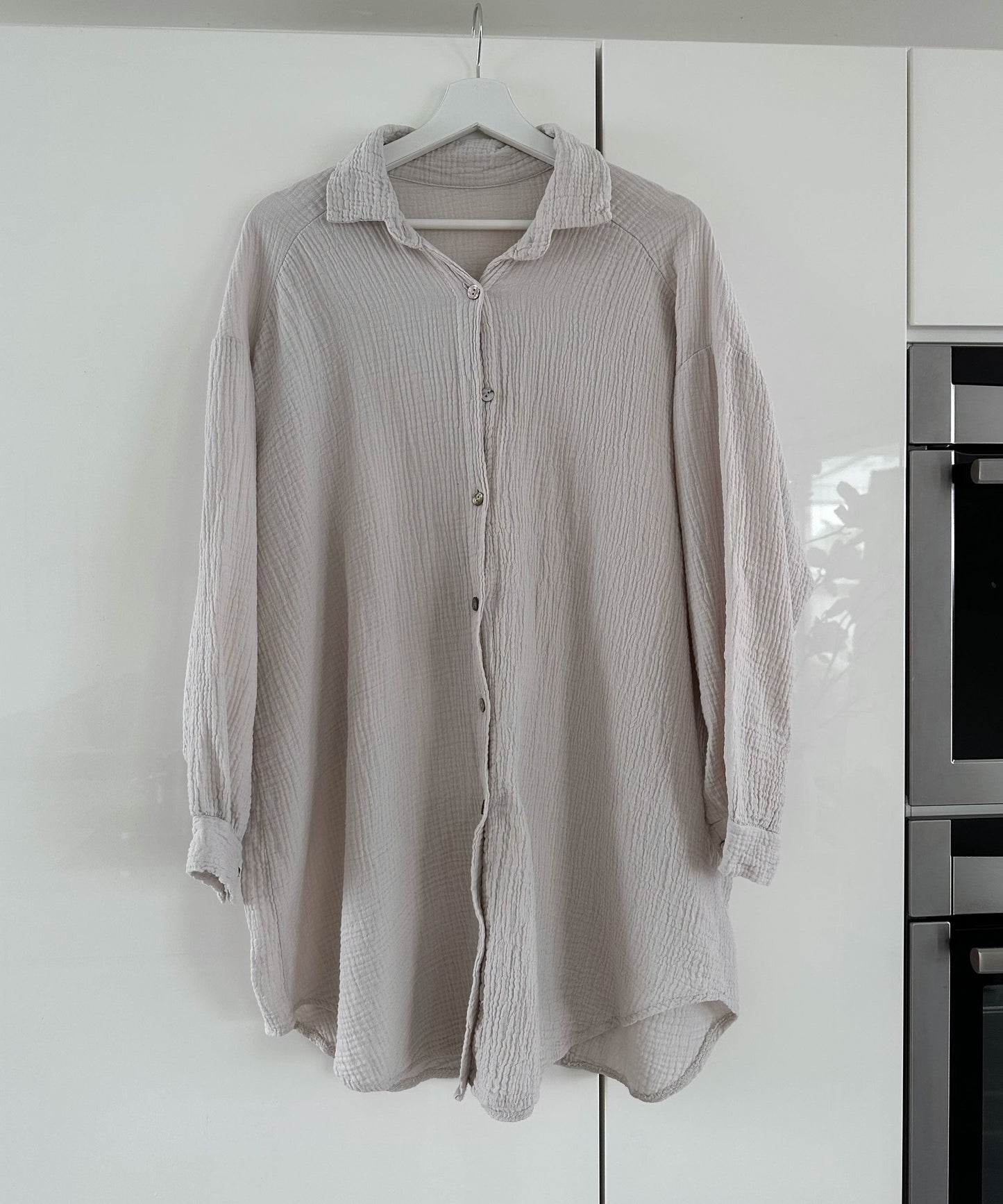 Oversize Musselin Bluse Glitzer Auge Beige
