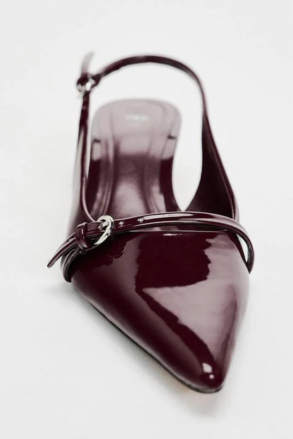 Slingback-High-Heels mit spitzer Zehenpartie und Schnalle