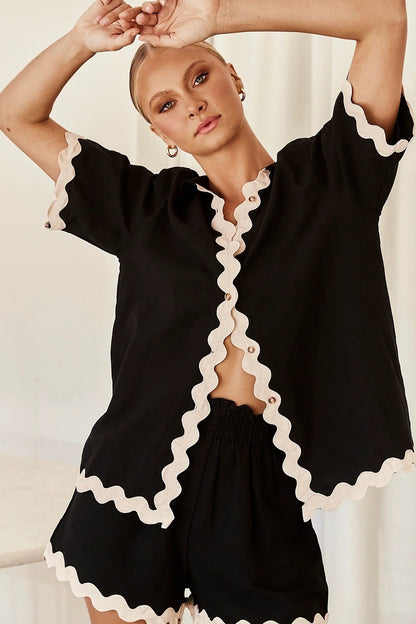 Schlichtes Cardigan-Set mit gewellten Nähten