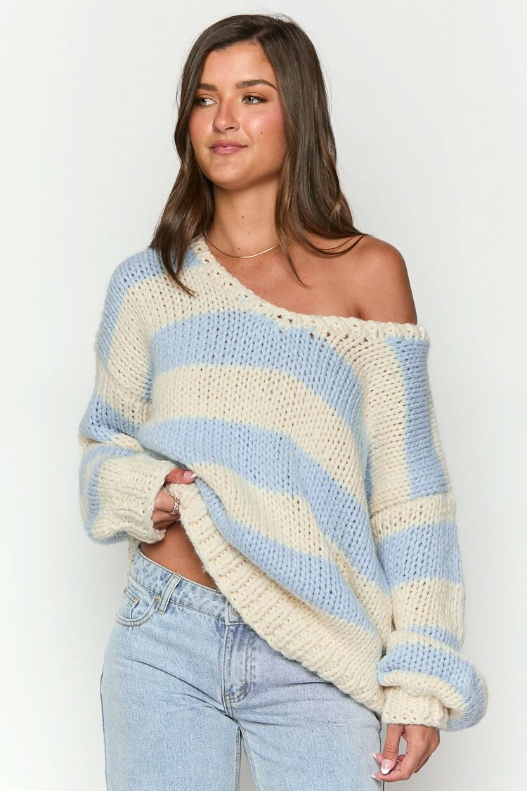 Schulterfreier Pullover mit Streifen