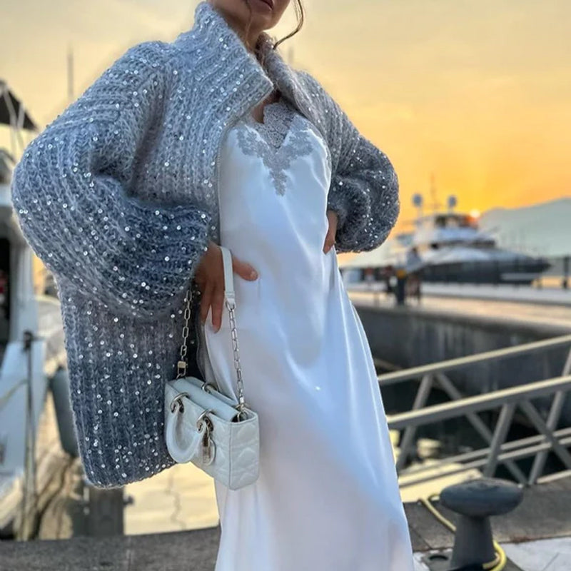 Pullover aus einfarbigem Strick mit Pailletten