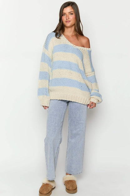 Schulterfreier Pullover mit Streifen