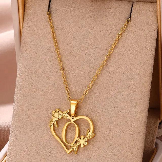 Denisse | Gold zierliche Blume Initialen Halskette
