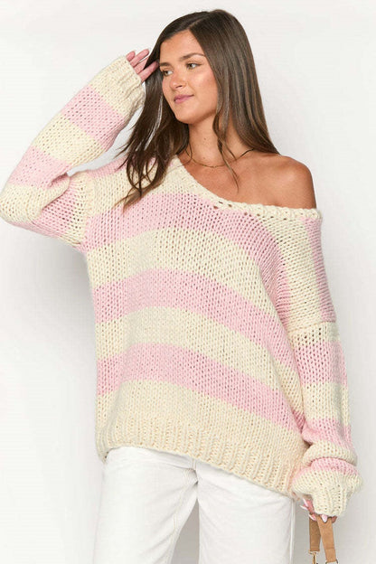 Schulterfreier Pullover mit Streifen