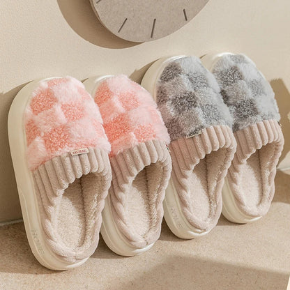 Peachy - Karierte Plüschpantoffeln - Indoor-Schuhe