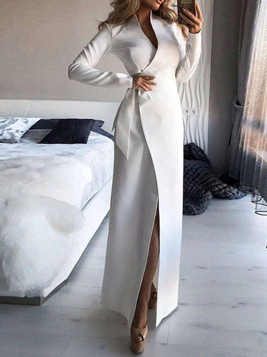 Weißes maxikleid in wickeloptik