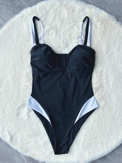 Neuer Bikini-Badeanzug mit tiefen V-Nähten in Kontrastfarbe