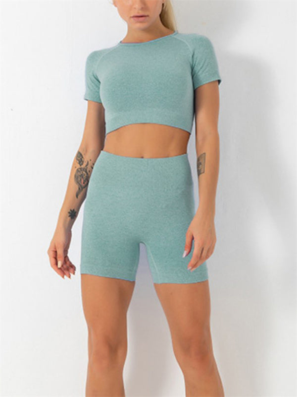 Einfarbiger, schnell trocknender, nahtloser Yoga-Kurzarm- und Shorts-Zweiteiler für Damen